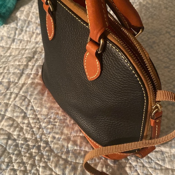 Women’s Black Dooney and Bourke Small satchel - Picture 4 of 12